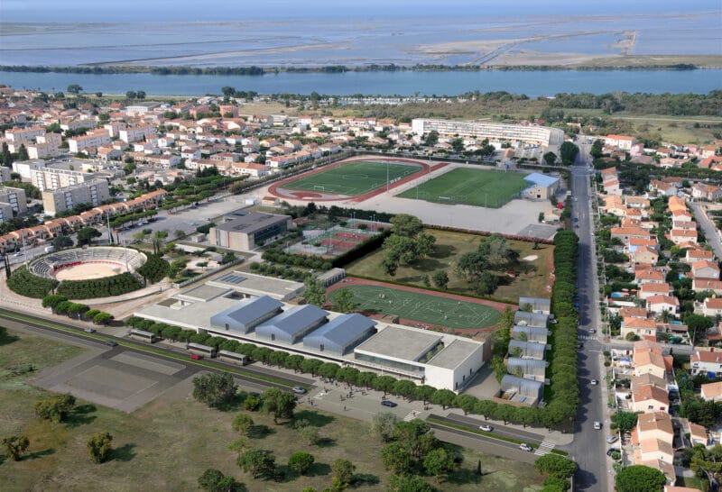 Vue aérienne de l'amanégement du collège robespierre à Port-Saint-Louis-du-Rhône